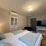 Danube Gravel Apartman *