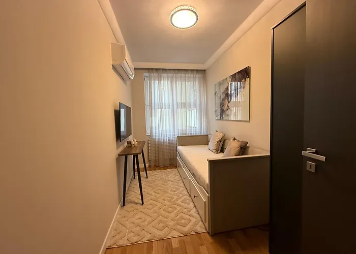 Danube Gravel Budapest